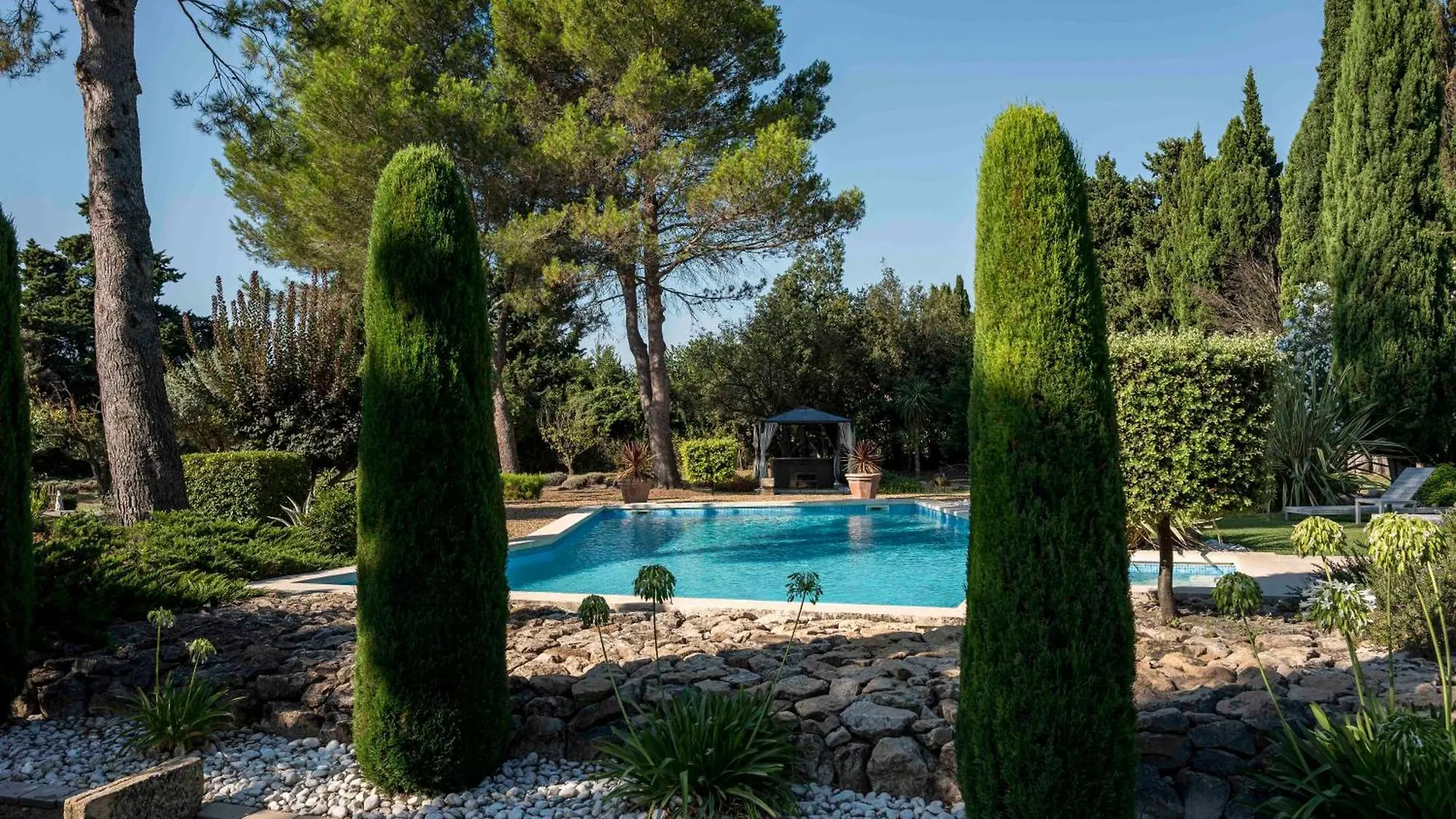 Le Clos Des Cypres Maison D'Hotes De Charme - Diner Gourmet & Bien-Etre Graveson 3*,