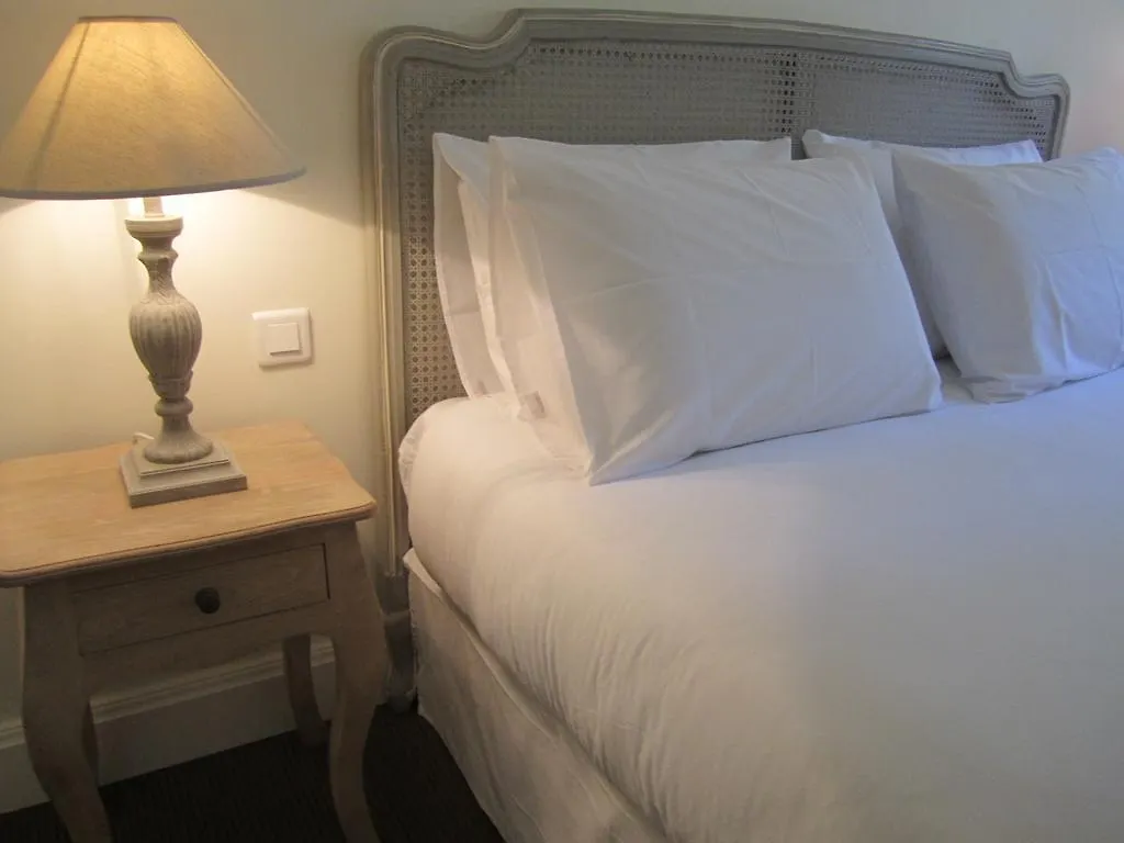 Le Clos Des Cypres Maison D'Hotes De Charme - Diner Gourmet & Bien-Etre Graveson 3*,