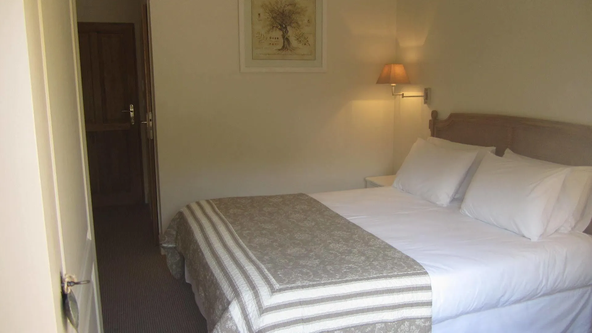 Le Clos Des Cypres Maison D'Hotes De Charme - Diner Gourmet & Bien-Etre Graveson